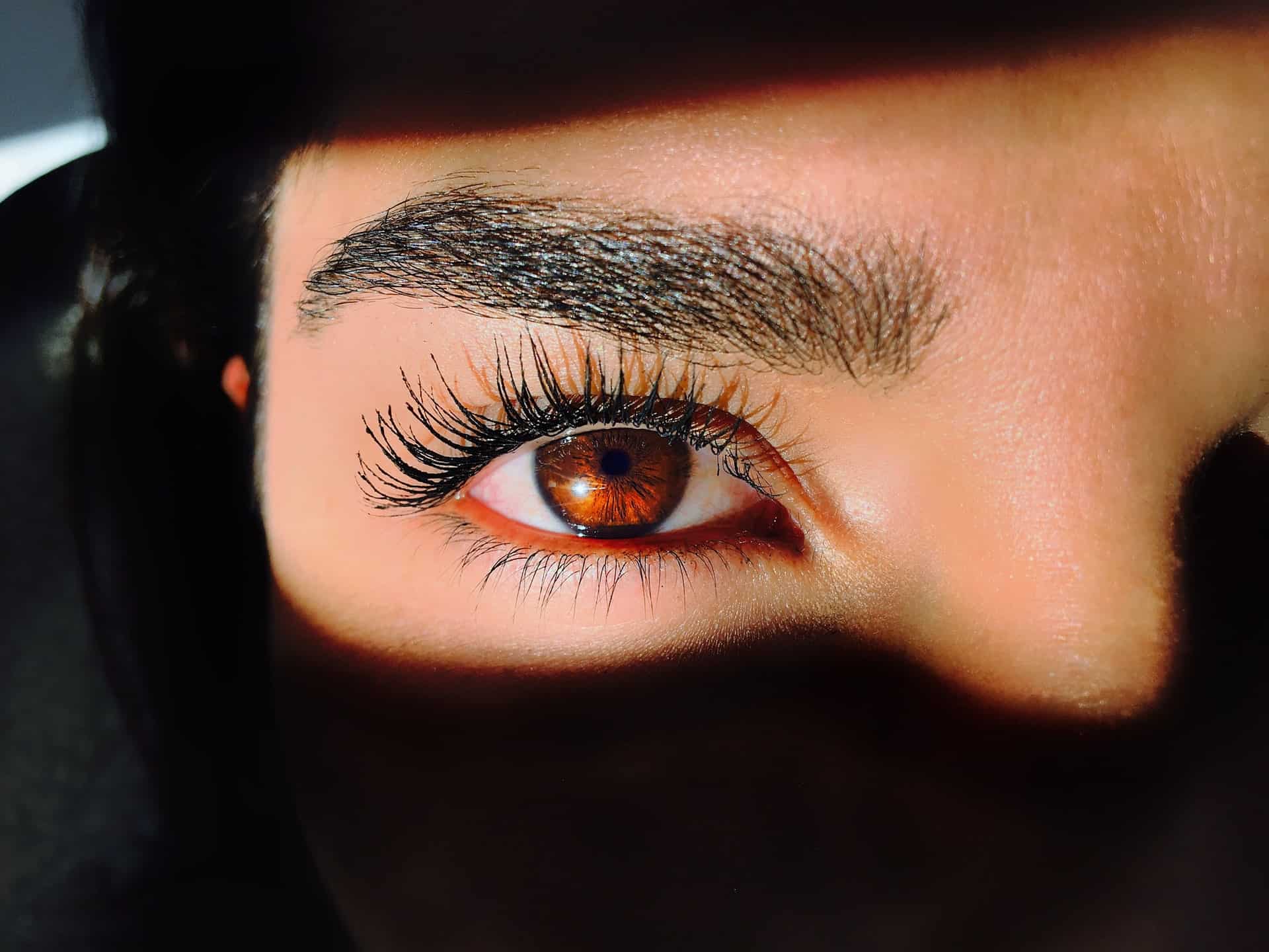 Eyebrow And Eyelash Tinting For Bolder & Brighter Eyes