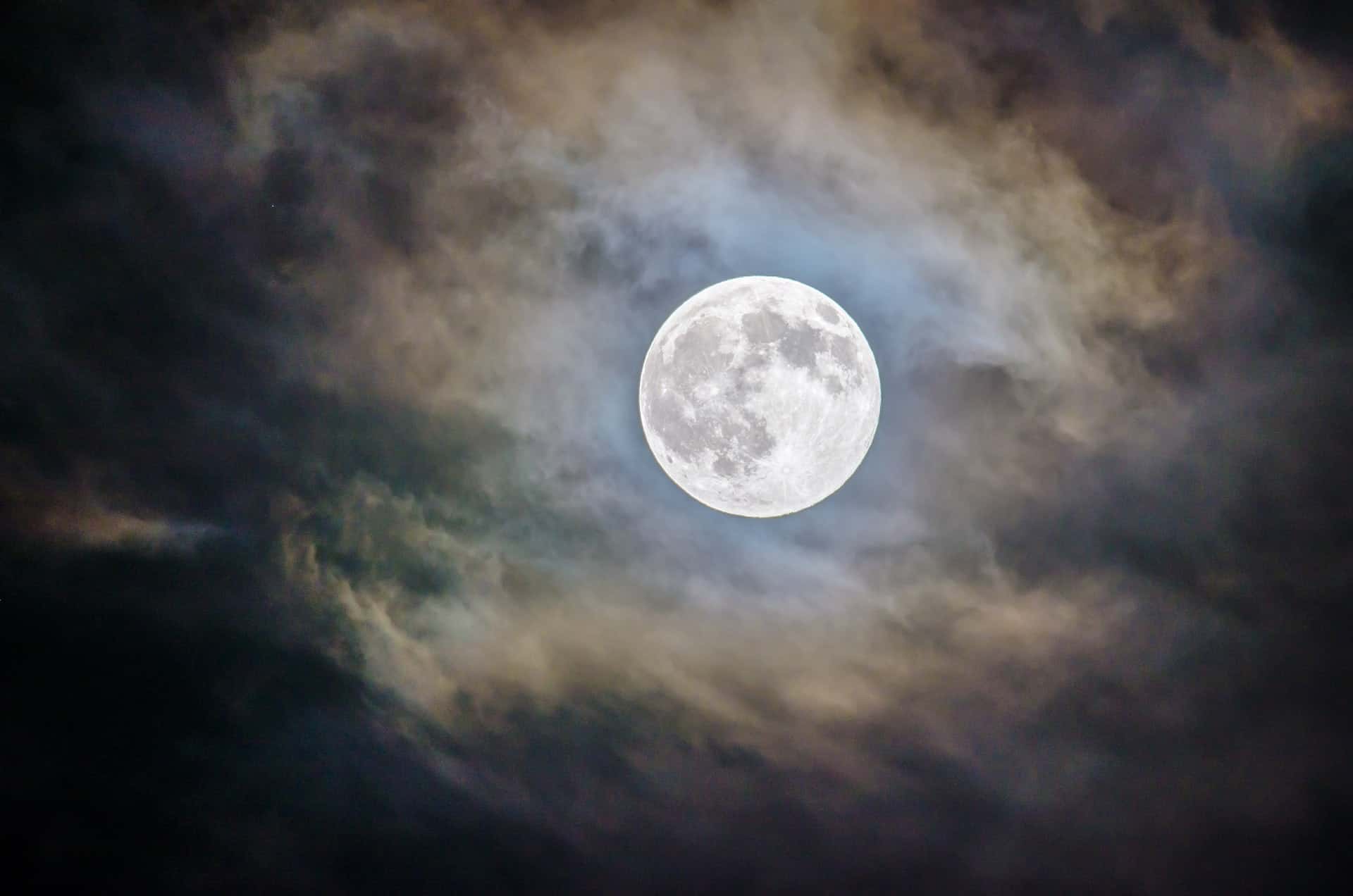 Does the moon really affect our health?
